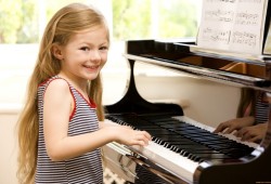 Как научиться играть на пианино красиво и качественно