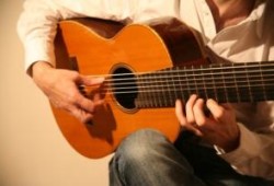 Обучающие курсы игры на гитаре: с чего начать?